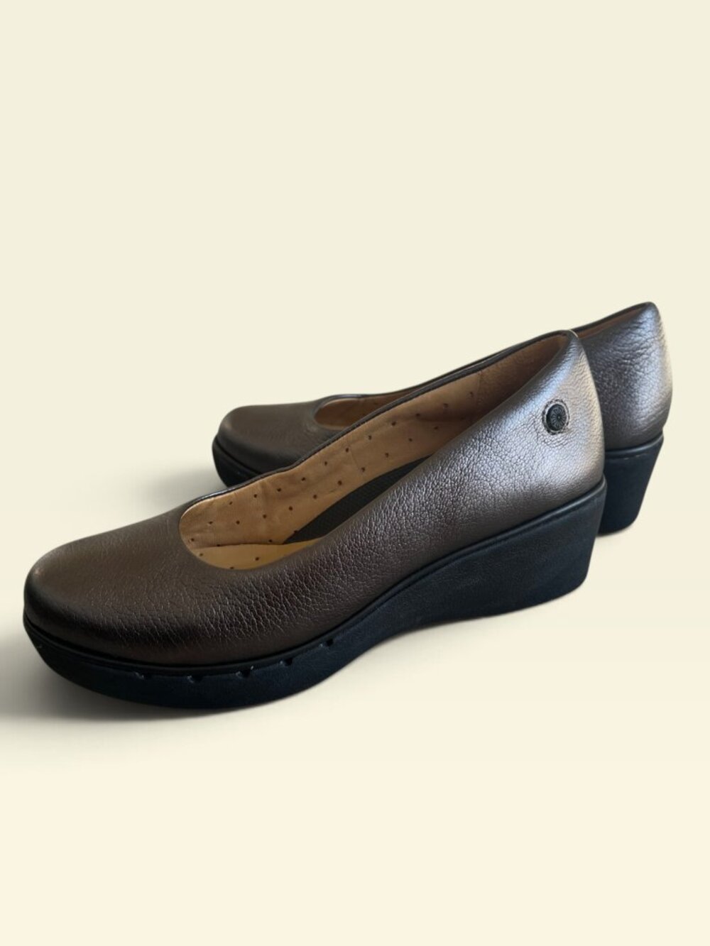 Clarks Wedge Pumps 6-6.5